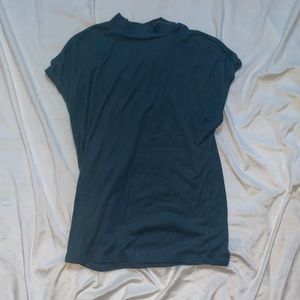 Medium high collared shirt